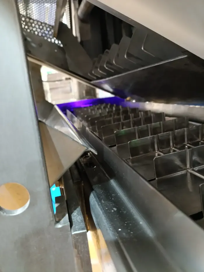 Canjelón de helados con lámpara UV-C en Fruna, Chile